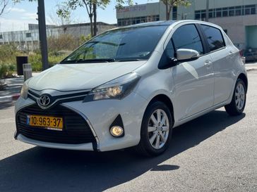 טויוטה יאריס