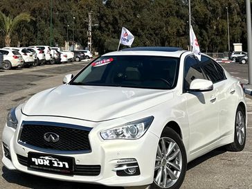 אינפיניטי Q50