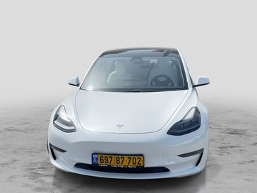 טסלה MODEL 3