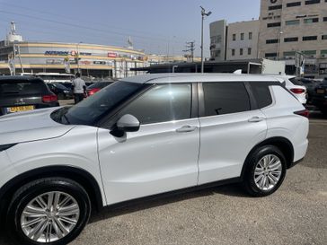 מיצובישי אאוטלנדר