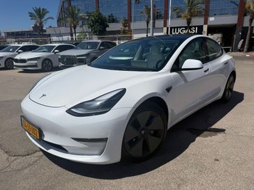 טסלה MODEL 3