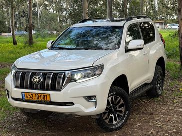 טויוטה לנד קרוזר