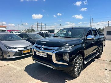 מיצובישי L-200