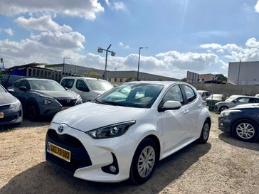 טויוטה יאריס