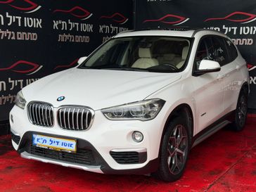 ב מ וו X1