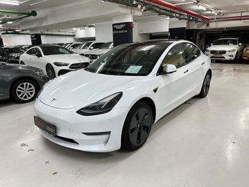 טסלה MODEL 3
