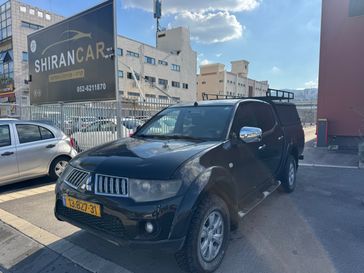 מיצובישי L-200