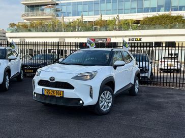 טויוטה יאריס קרוס