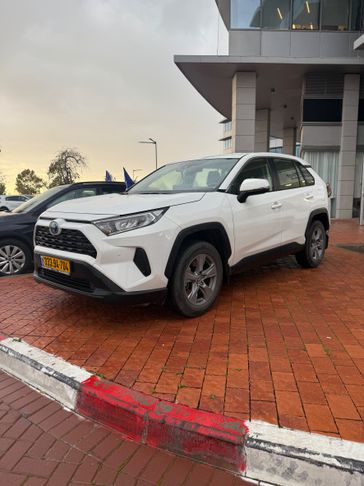 טויוטה RAV4
