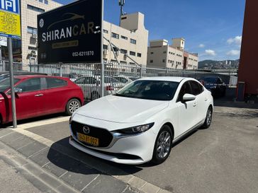 מזדה 3