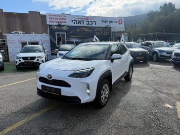טויוטה יאריס קרוס