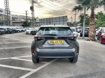 טויוטה יאריס קרוס