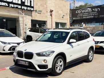 ב מ וו X1
