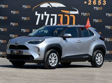 טויוטה יאריס קרוס