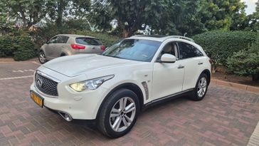 אינפיניטי QX70