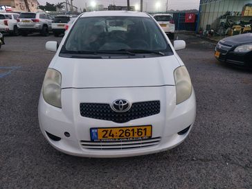 טויוטה יאריס