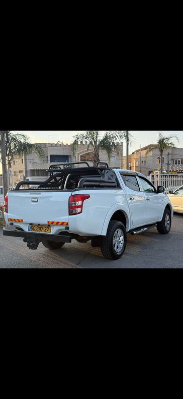 מיצובישי L-200