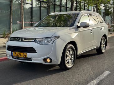 מיצובישי אאוטלנדר