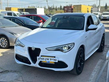 אלפא רומיאו סטלביו