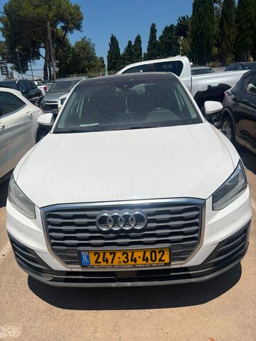 אאודי Q2