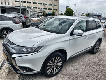 מיצובישי אאוטלנדר