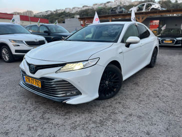 טויוטה קאמרי