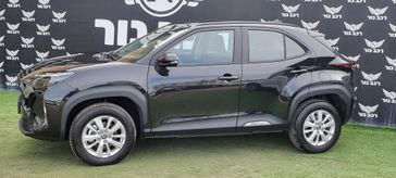 טויוטה יאריס קרוס