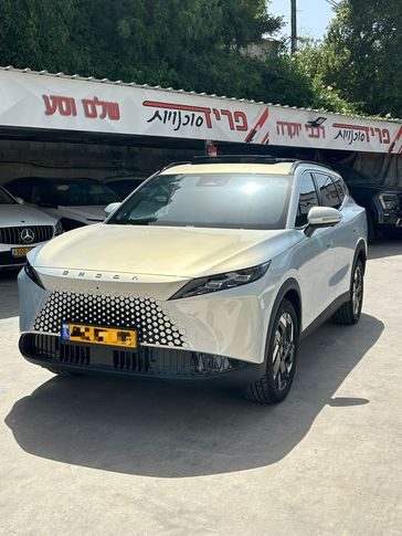 אומודה 7 PHEV