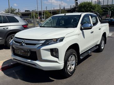 מיצובישי L-200
