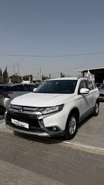 מיצובישי אאוטלנדר