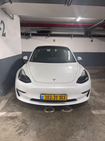 טסלה MODEL 3