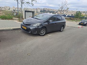 טויוטה פריוס