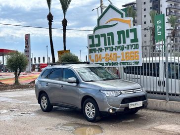 מיצובישי אאוטלנדר