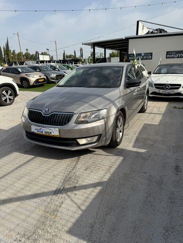 סקודה אוקטביה