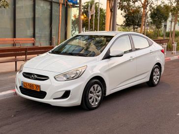 יונדאי I25