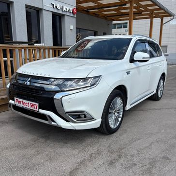 מיצובישי אאוטלנדר