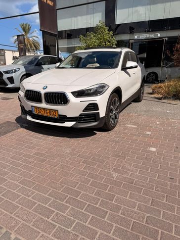 ב מ וו X2