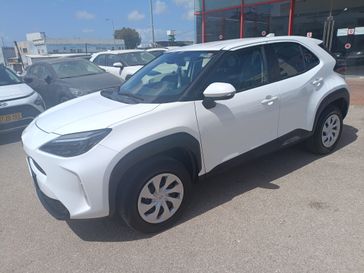 טויוטה יאריס קרוס