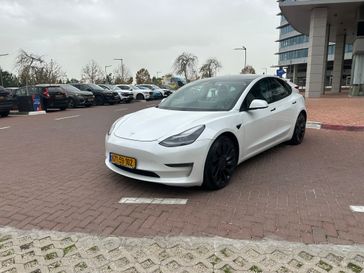 טסלה MODEL 3