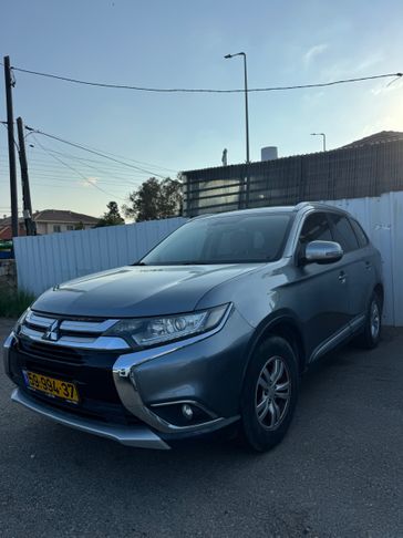 מיצובישי אאוטלנדר