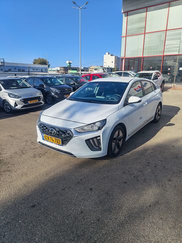 יונדאי איוניק