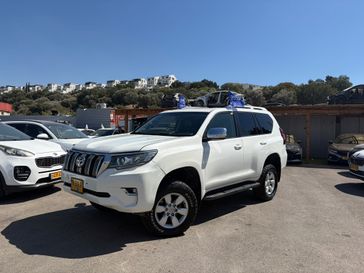 טויוטה לנד קרוזר