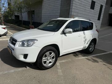 טויוטה RAV4