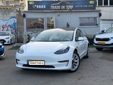 טסלה MODEL 3