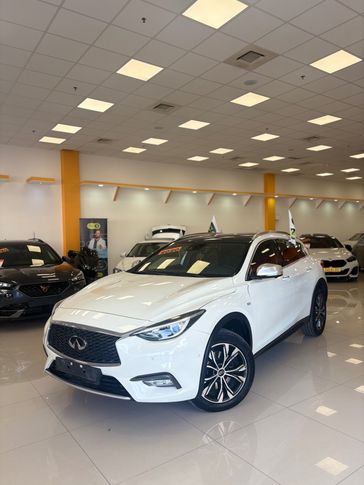 אינפיניטי QX30