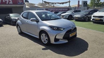 טויוטה יאריס