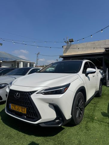 לקסוס NX350H