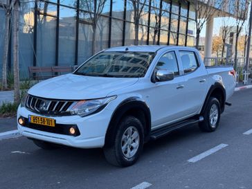 מיצובישי L-200