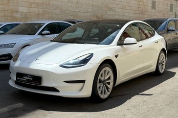 טסלה MODEL 3