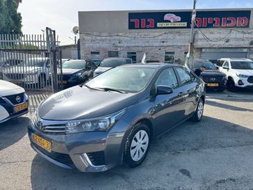 טויוטה קורולה